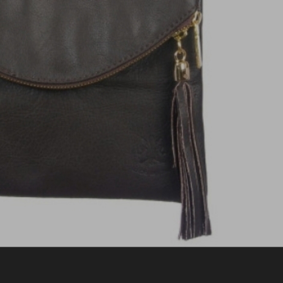 🎉Vera Pelle leather cross body 8.6x7.5x0.79 🎉DESIGNER CLEARANCE DEAL - Picture 10 of 12